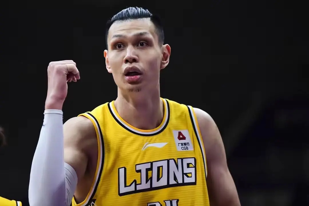 爱游戏中国官网-CBA球员因累计犯规暂停比赛(cba球员因累计犯规暂停比赛怎么办)