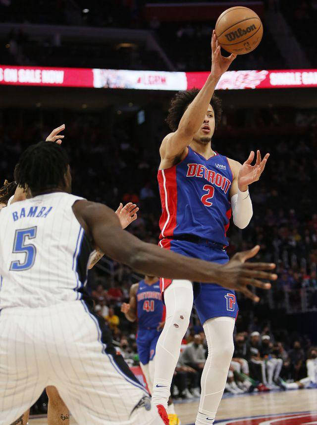 猛龙客场力克老鹰，保持不败纪录(猛龙客场力克老鹰,保持不败纪录是真的吗)