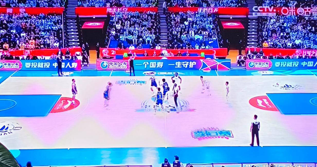 关于青岛男篮主场告捷,球队士气高涨的信息 关于青岛男篮主场告捷,球队士气高涨的信息