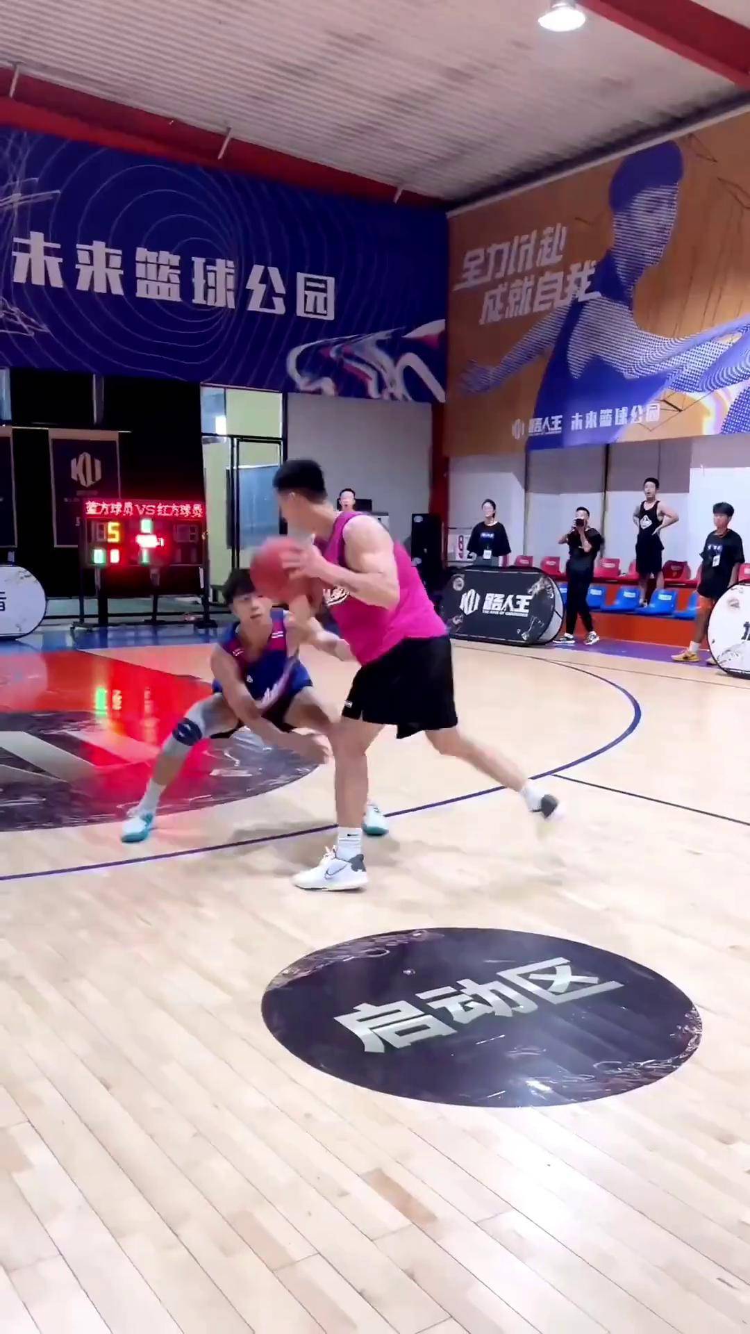 爱游戏亚洲官网-职业篮球聚焦风雨飘摇，强队对攻