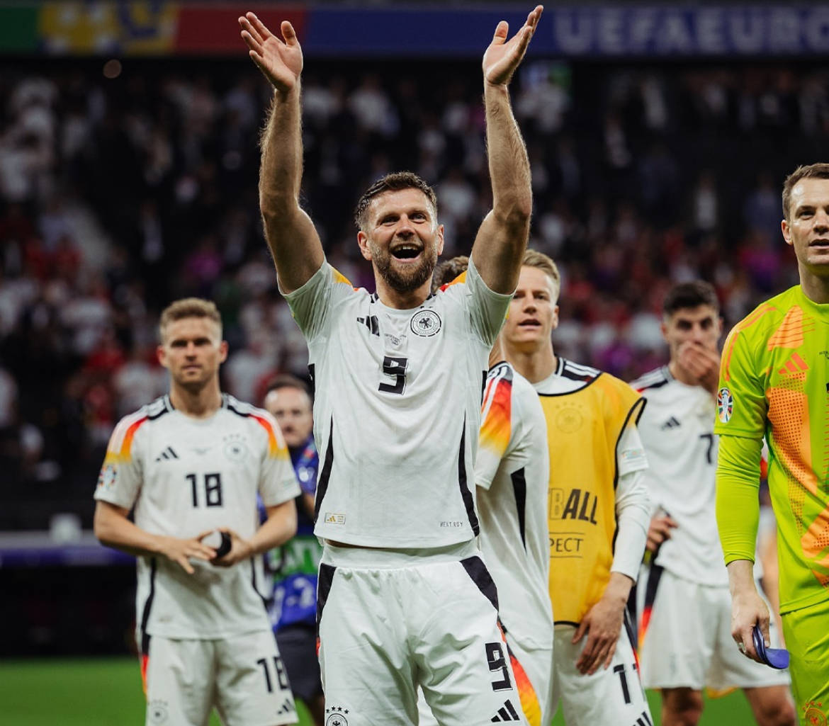 阿尔希拉尔进攻端火力强劲，欲破鹿岛鹿角防线