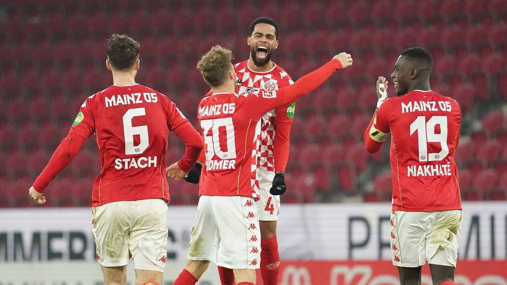 爱游戏入口-法兰克福头号球员受伤席卷德甲的简单介绍