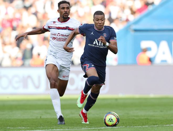 爱游戏官网-包含瓦朗谢纳连败征兆，法甲联赛形势不容乐观的词条