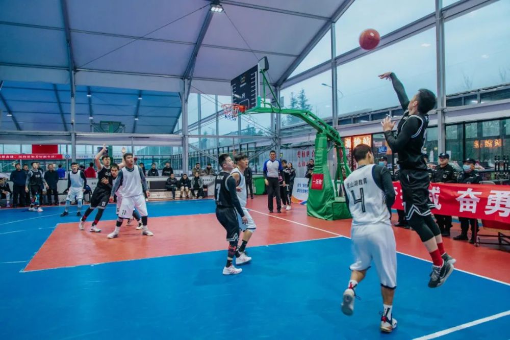 顶尖球队力争冠军，激情战场不容错过的简单介绍