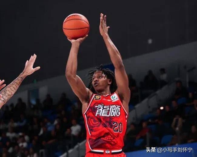 关键时刻冷静应对，球队壮志凌云