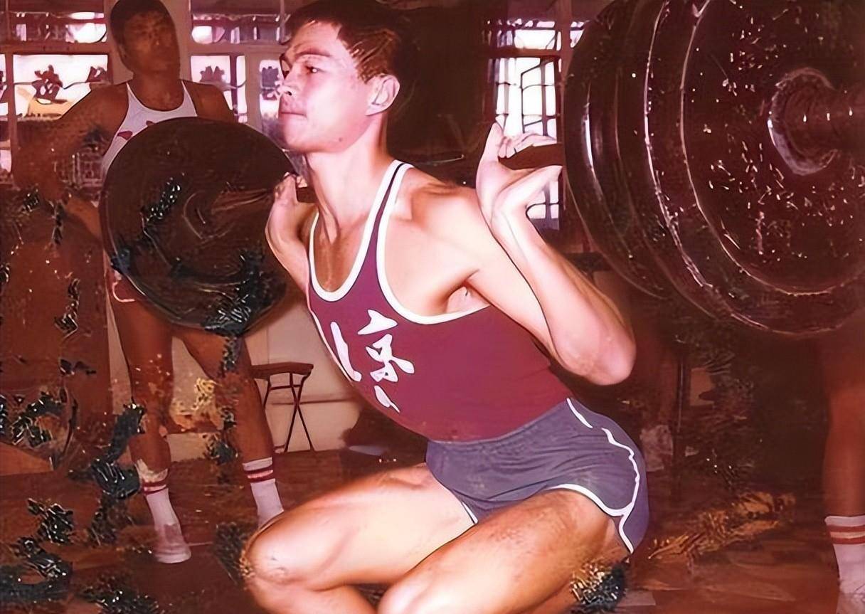 篮球名宿教授年轻球员突破技巧 篮球名宿教授年轻球员突破技巧