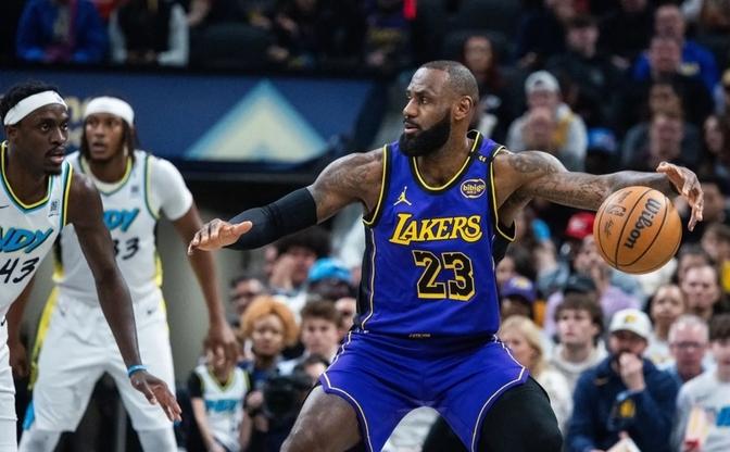 爱游戏体育链接-詹姆斯领衔湖人队惨遭逆转，失利后球迷质疑教练战术的简单介绍